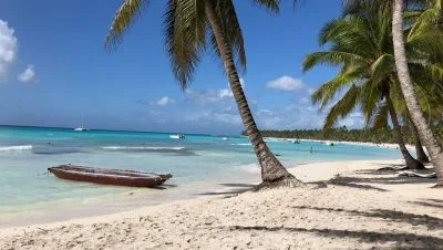 descubre la belleza virgen de playa saona tu guia para un dia perfecto en el paraiso