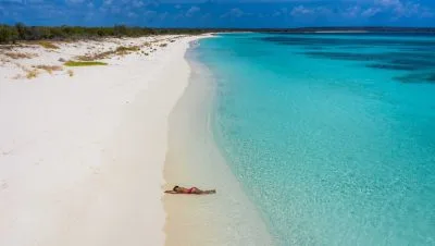 descubre playa cabo rojo puerta de entrada al parque nacional jaragua