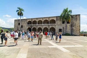 guia completa para disfrutar de la vida nocturna en la zona colonial