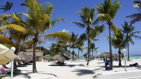 guia de playas en santo domingo de la historia a la diversion en la arena