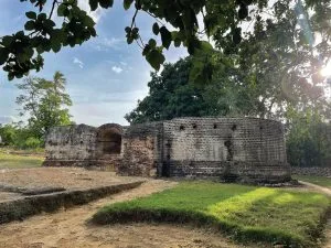 las ruinas de la vega vieja vestigios de la primera ciudad
