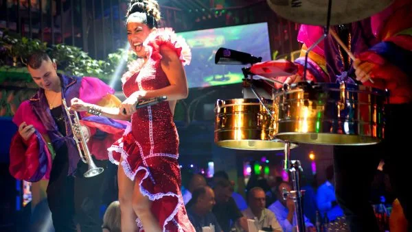 noches de salsa y bachata los mejores lugares para bailar