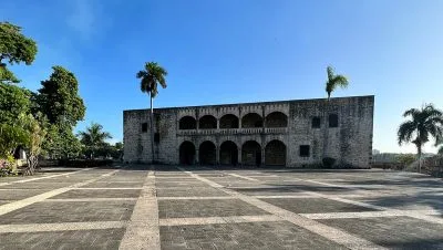 rutas nocturnas en la zona colonial un paseo lleno de historia