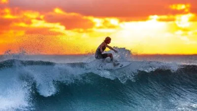 surf y aventura en playa caribe la playa de olas fuertes cerca de la capital